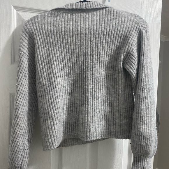 Cozy Cropped Sweater - Picture 5 of 5